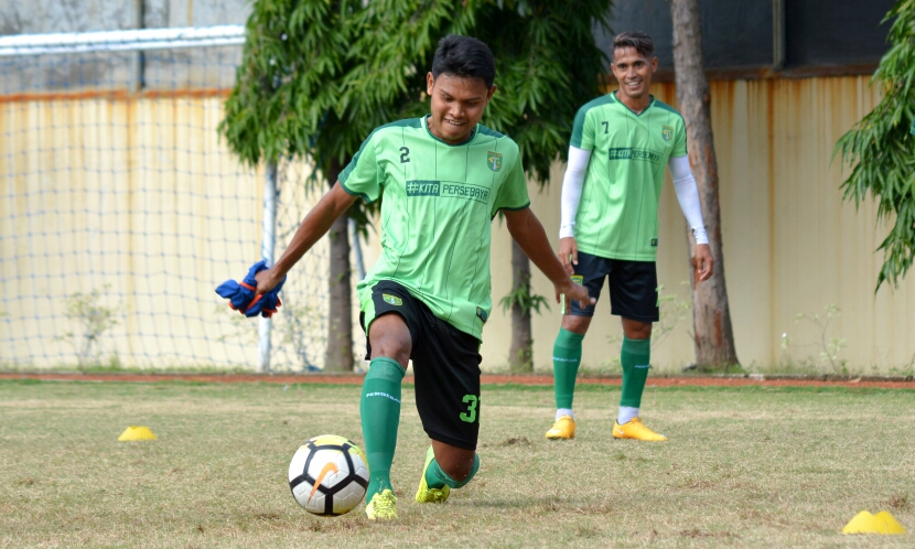 Pemain baru Persebaya, Fandi Eko Utomo saat menjalani latihan perdananya, Sabtu 20 Januari 2018. (foto: hrs/ngopibareng)