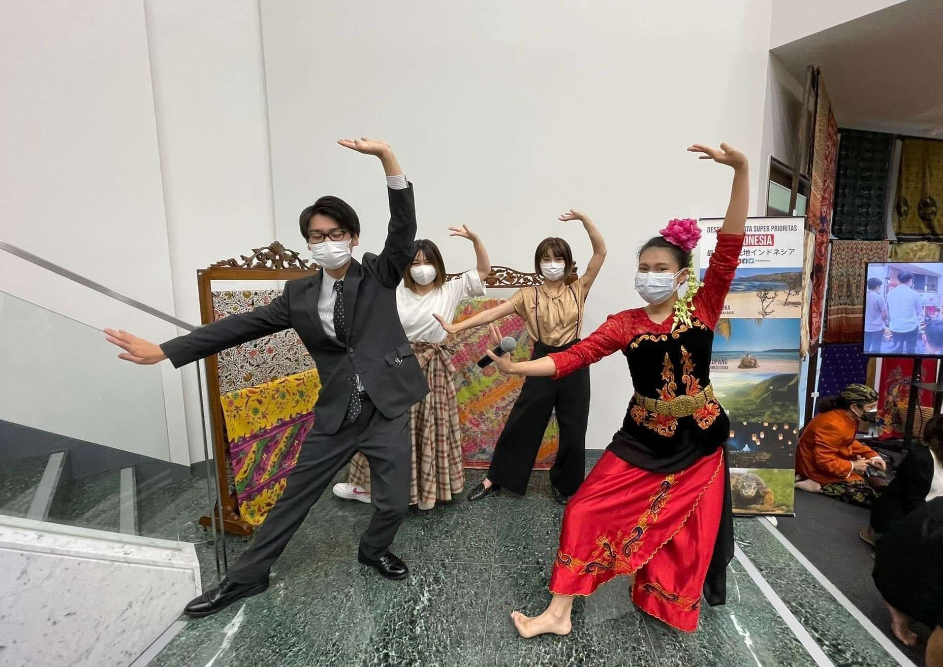 Antusiasme Mahasiswa Jepang Belajar Degung Dan Tari Jaipong