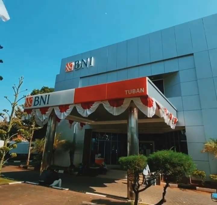 Nasabah Bank BNI Tuban diduga korban penipuan dengan modus membantu penarikan uang di Anjungan Tunai Mandiri (ATM). (Foto: Instagram BNI Tuban)
