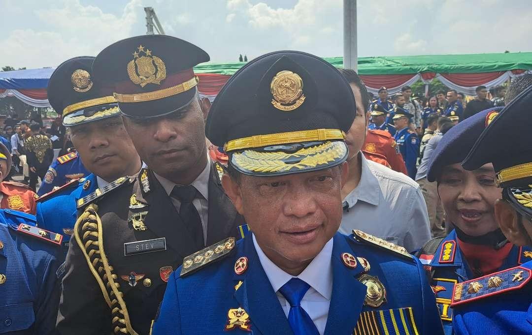 Menteri Dalam Negeri Republik Indonesia (Mendagri RI) Tito Karnavian saat ditemui di Lapangan Kodam Surabaya. (Foto: Pita Sari/Ngopibareng.id)