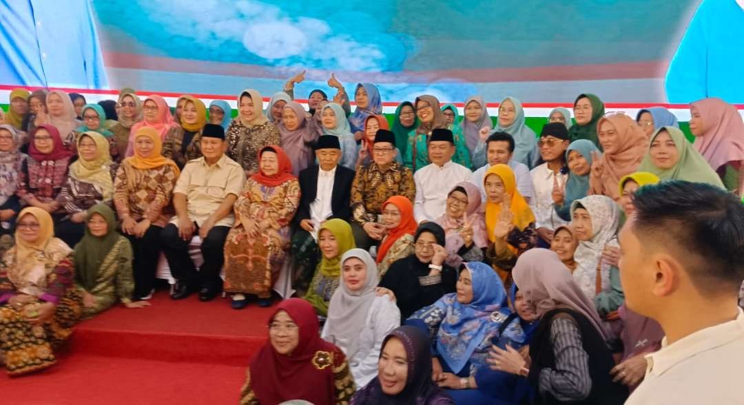 Prabowo Subianto dan Khofifah Indar Parawansa pada Silaturahmi Kebangsaan Bersama Prabowo Subianto di Padepokan Garuda Yaksa, Hambalang, Bogor, pada Sabtu, 2 Maret 2024. (Foto:endang for ngopibareng.id)