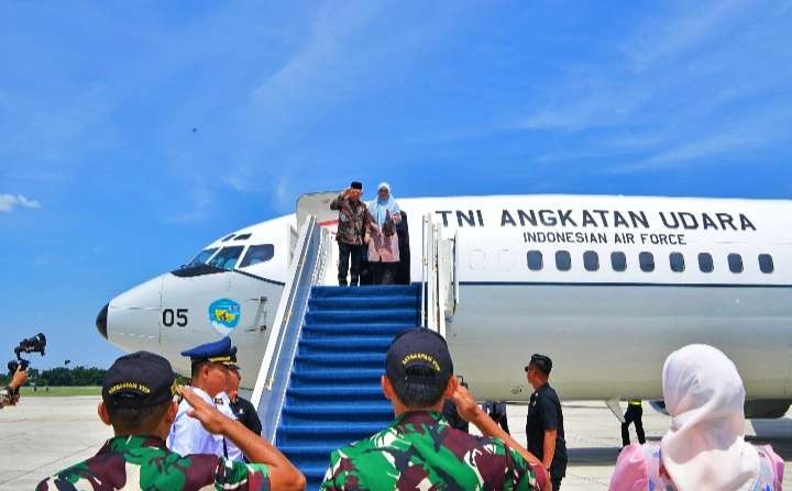 IMG_20240320_173452wapresa'ruf Amim didampingi Ibu Wahyuni saar akan meninggalkan Bandara Halim Perdanakusuma  ) foto; Setwapres)