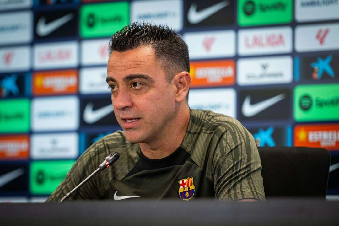 Manajer Barcelona Xavi Hernandez mendapat dukungan kuat dari suporter di tengah situasinya dengan Joan Laporta yang memanas.