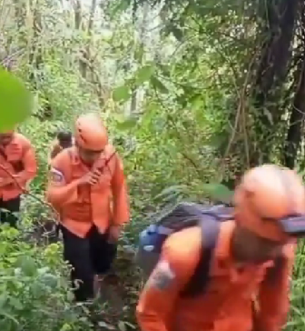 Tim SAR Gabungan naik ke Gunung Agung untuk evakuasi jenazah WNA asal Belanda, yang jatuh dari Gunung Agung pada Kamis 23 Mei 2024. (Foto: tangkapan layar twitter  x)