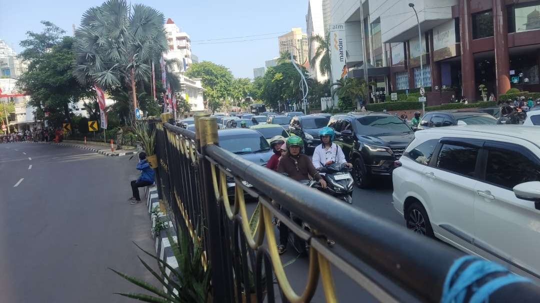Suasana Jalan Basuki Rahmat, Surabaya, Minggu 26 Mei 2024. (Foto: Fariz Yarbo/Ngopibareng.id)