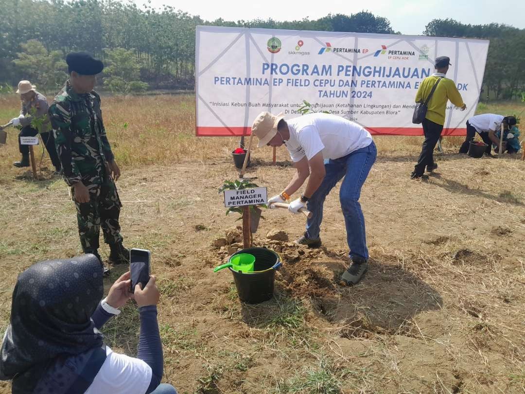 Relisasi penanaman pohon buah di Desa Ledok Kecamatan Sambong, Blora, oleh Pertamina EP Field Cepu dan Pertamina EP Cepu ADK.