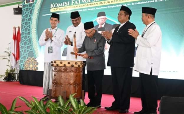 Wakil Presiden  K.H. Ma’ruf Amin membuka secara resmi Ijtima' Ulama ke-8 Komisi Fatwa se-Indonesia di Pesantren Bahrul Ulum Sungai Liat, Provinsi Bangka Belitung. (Foto: Setwapres)