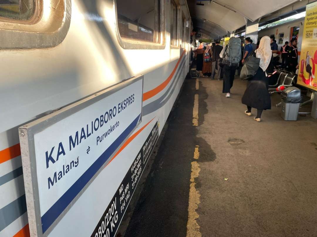 KAI Daop 8 Surabaya melakukan penyesuaian jadwal keberangkatan Kereta Api Malioboro Ekspres relasi Malang - Purwokerto mulai 1 Juni 2024. (Foto: Dok. PT. KAI)