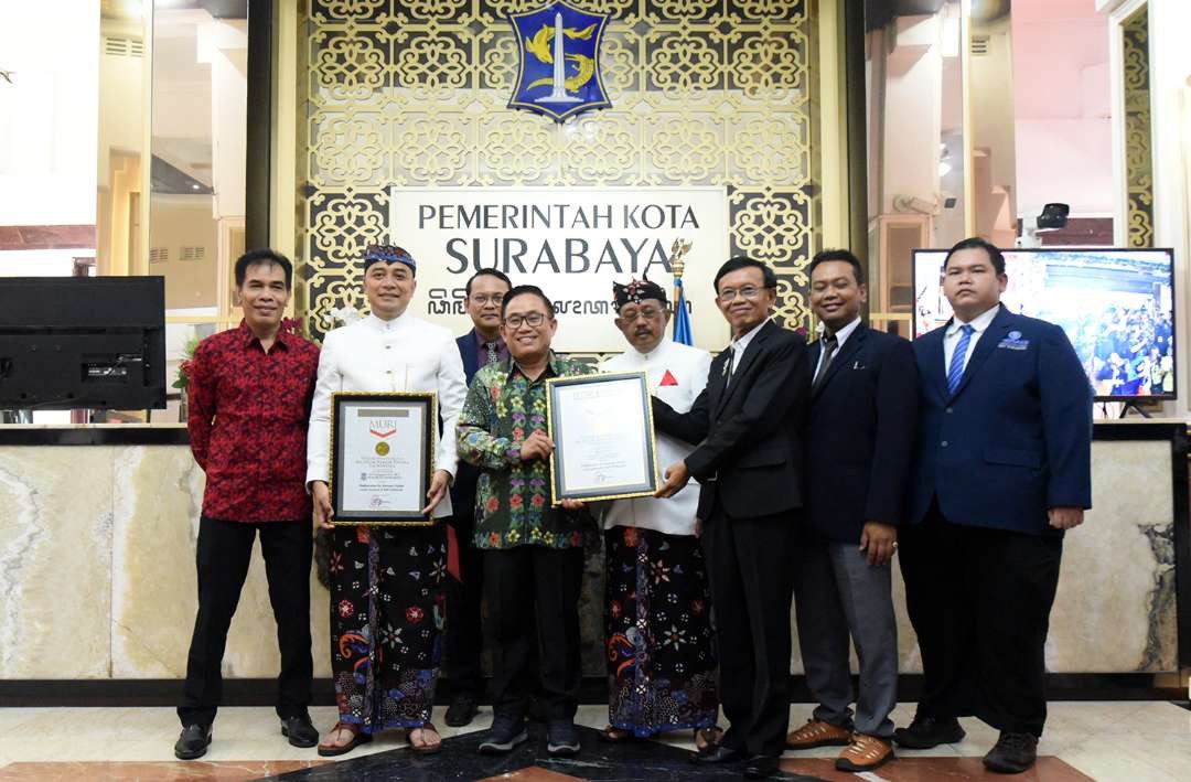 Kota Surabaya pecahkan rekor MURI dengan mendirikan bantuan hukum terbanyak se-Indonesia. (Foto: Pemkot Surabaya)