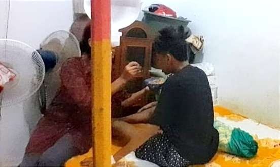 Pesilat yunior korban penganiayaan 6 seniornya dirawat inap di rumah sakit.(Foto: Dokumen Satreskrim Polres Situbondo)