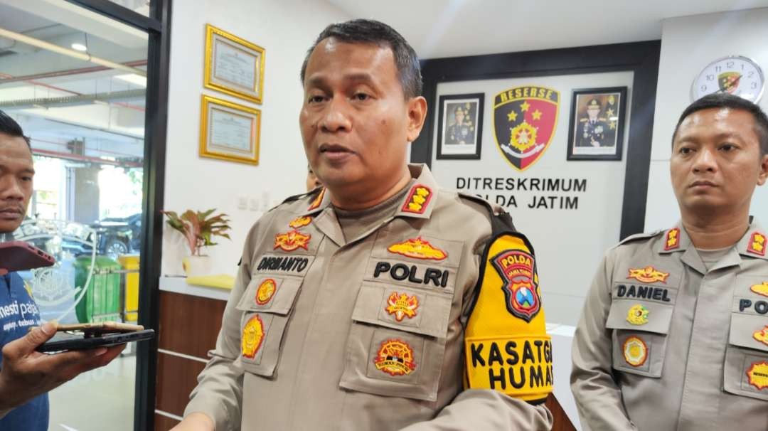Kabid Humas Polda Jatim, Kombes Pol Dirmanto saat ditemui di Mapolda Jatim, Surabaya, Senin 10 Juni 2024. (Foto: Fariz Yarbo/Ngopibareng.id)