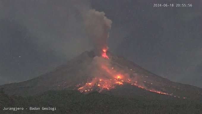 Gunung api Merapi terjadi guguran awan panas selama dua hari pada Selasa 18 dan Rabu 19 Juni 2024. (Foto: dok. @infomitigasi)