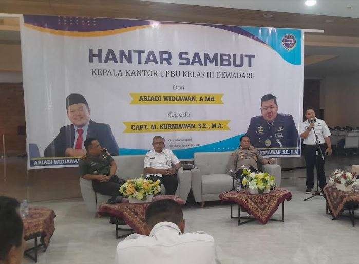 Acara hantar sambut antara kedua petinggi bandara dilaksanakan di Bandara Ngloram, Kabupaten Blora, Jawa Tengah pada Rabu 19 Juni 2024.