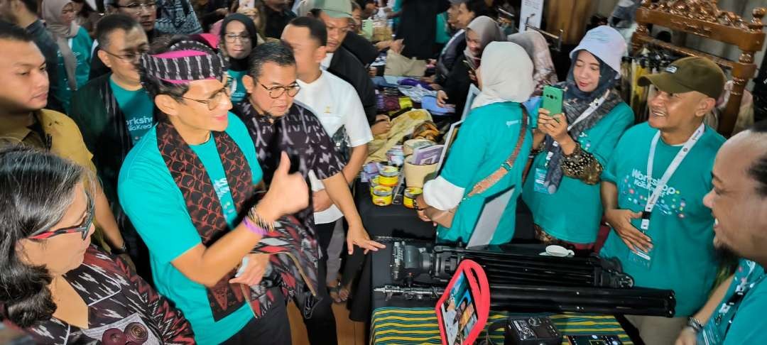 Menteri Pariwisata dan Ekonomi Kreatif Sandiaga Uno Buka Workshop KaTa Kreatif di Kediri, dorong inovasi pelaku UMKM. (Foto: Fendi Lesmana/Ngopibareng.id)
