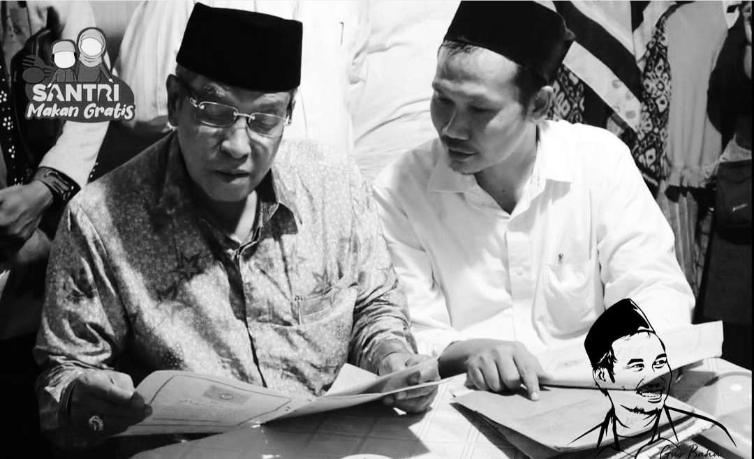 Ga s Baha alias KH Ahmad Bahauddin Nursalim bersama KH Said Aqil Siroj, saling membahas ilmu keagamaan. (Foto:dok/ngopibareng.id)