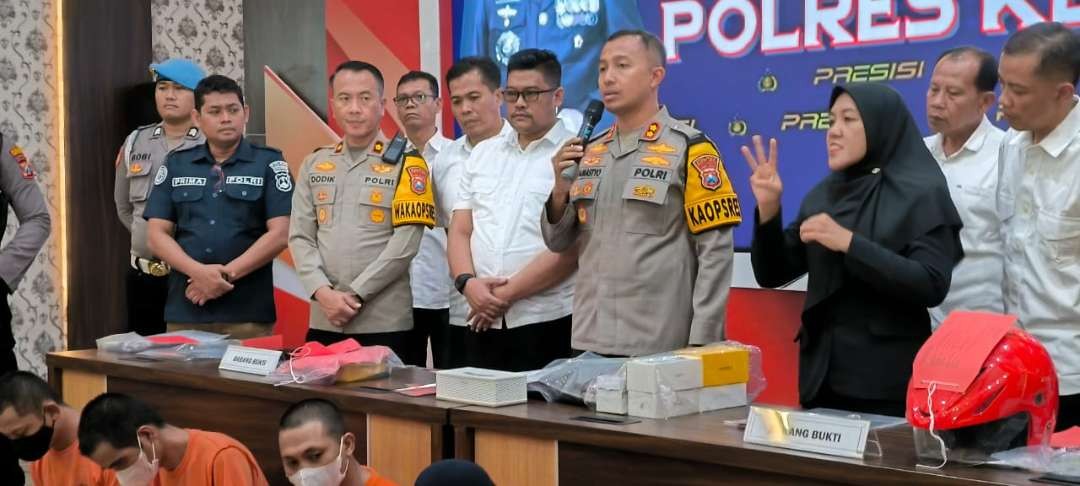 Kapolres Kediri Kota AKBP Bramastyo Priaji Pimpin Gelar Ungkap Kasus Operasi Sikat Semeru 2024 (Foto: Fendi Lesmana/ngopibareng.id)