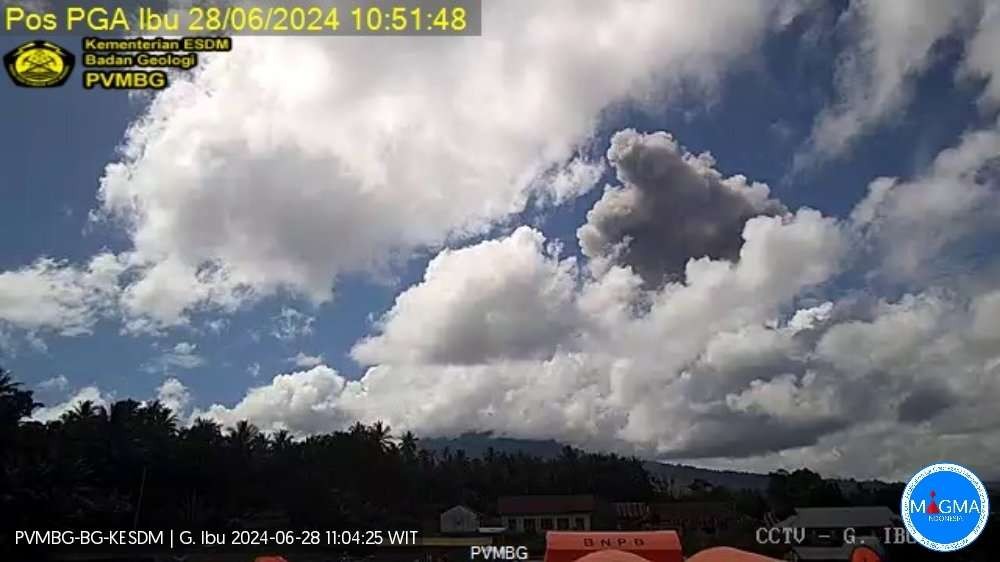 Gunung Ibu erupsi, Jumat 28 Juni 2024. (Foto: X PVMBG)