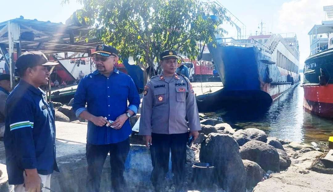 Anggota DPR RI, Sumail Abdullah melakukan sidak di dermaga LCM Pelabuhan Ketapang, Banyuwangi, Jawa Timur. (Foto: Istimewa)