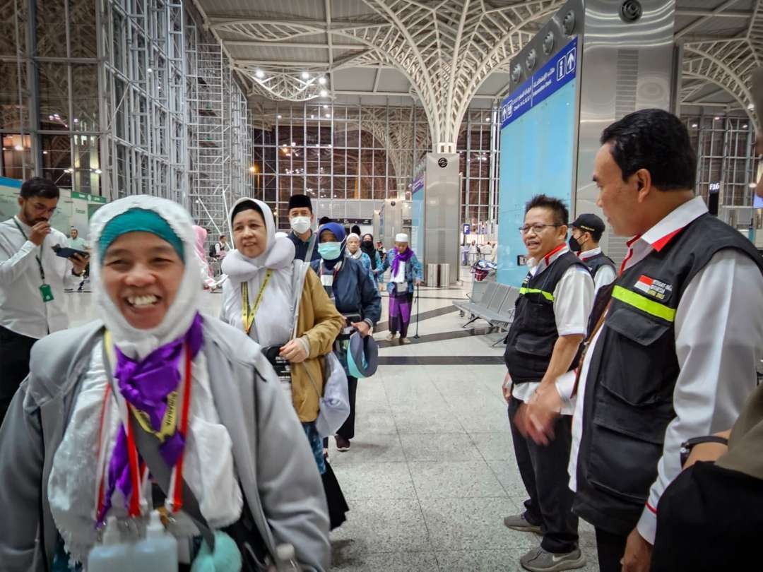 PPIH kembali mengingatkan jemaah haji Indonesia untuk tidak memasukkan air zamzam dalam berbagai kemasan ke dalam tas koper. (Foto: Dok MCH 2023)