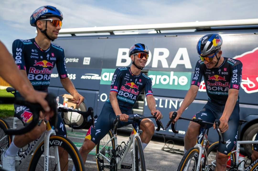Red Bull-Bora-Hansgrohe semangat baru mengincar yellow jersey, juara umum Tour de France 2024. (Foto: Red Bull)