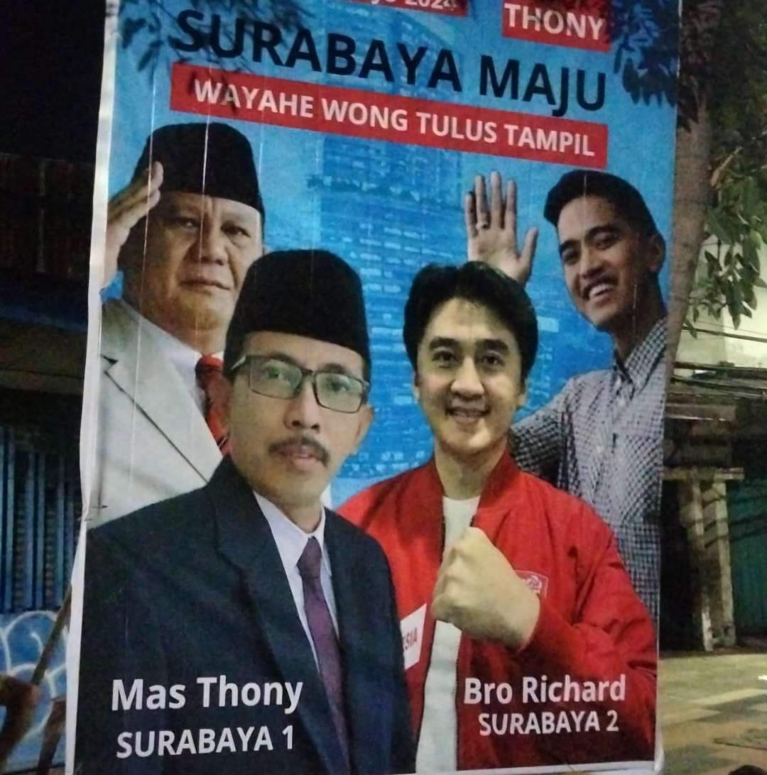 Baliho dukungan kepada A.H Thony dan Richard Handiyanto untuk maju dalam gelaran Pilwali Surabaya 2024. (Foto: Istimewa)