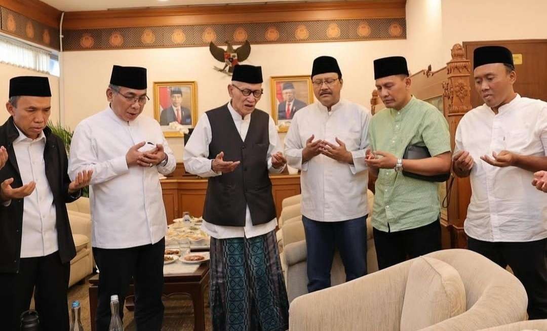 Rais Aam PBNU KH Miftachul Akhyar bersama Gus Yahya, Gus Ipul, dll di Jakarta. (Foto: dok/ngopibareng.id)