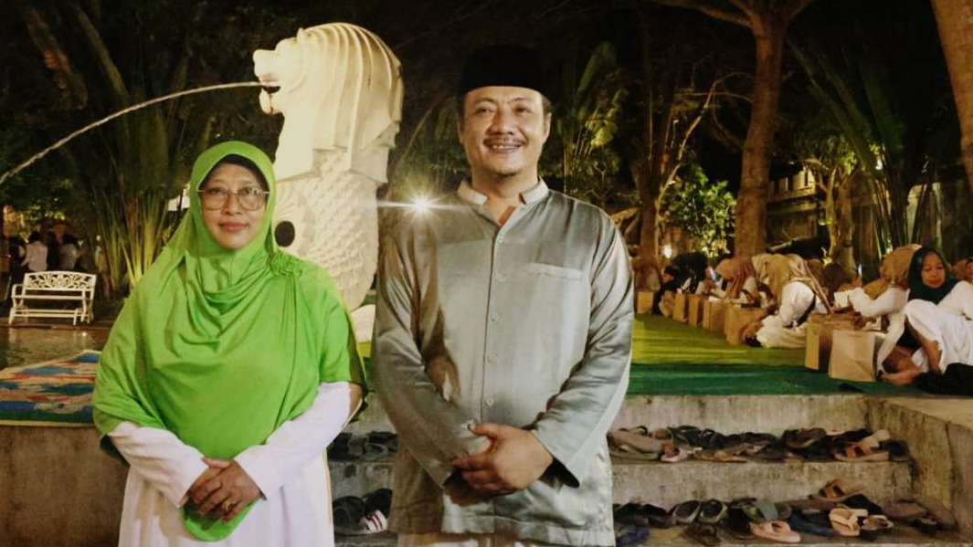 Bakal calon bupati Kediri Deny Widyanarko bersama wakilnya Mudawamah yang juga Ketua PC Muslimat NU Kabupaten Kediri. (Foto: Istimewa)