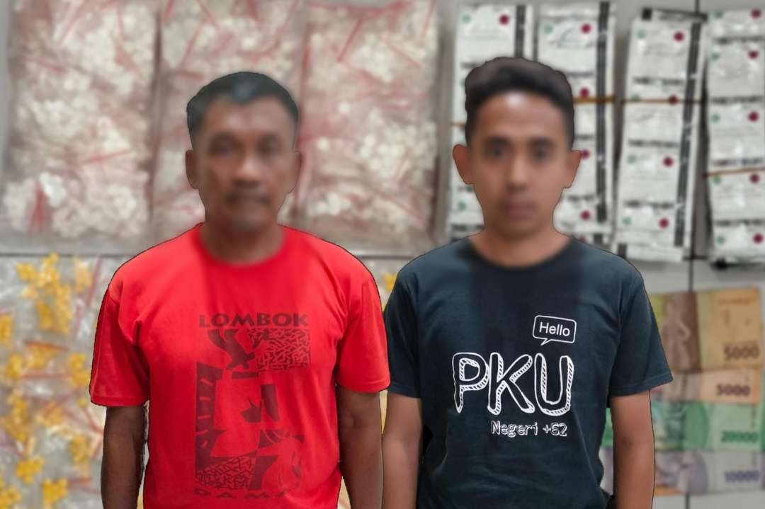 Dua terduga pengedar narkoba di Gang Sentono, Kota Probolinggo ditangkap polisi. (Foto Humas Polres Probolinggo Kota).